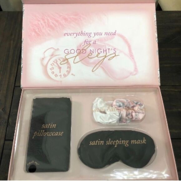 Nicole Miller Accessories - Nicole Miller Floral Bliss Satin Sleep Essentials Kit